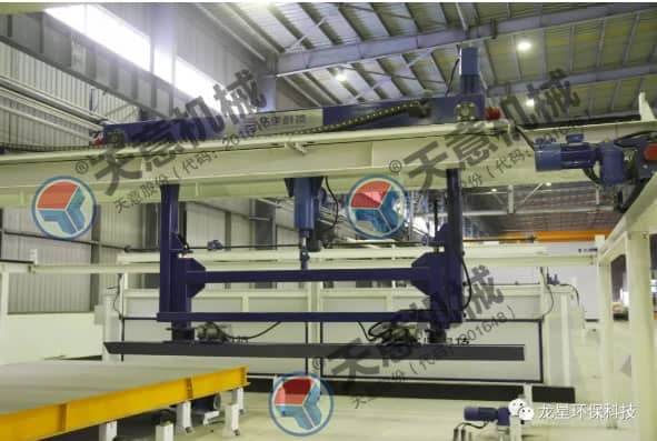 熱烈祝賀天意機械與龍星科技PC構件生產(chǎn)線順利交接！